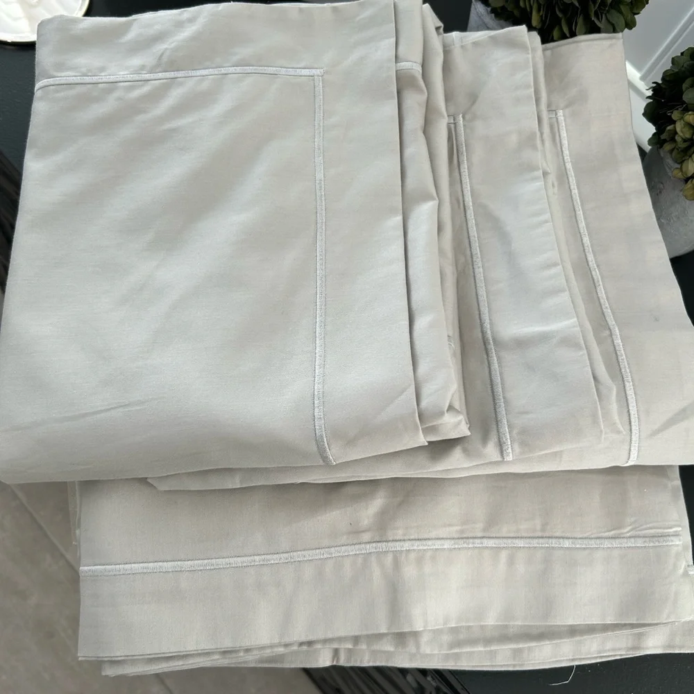 Boll & Branch nwot ships
